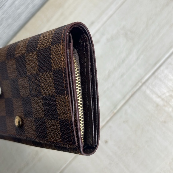Louis Vuitton Damier Porte Monnaie Bifold Wallet - Picture 10 of 16